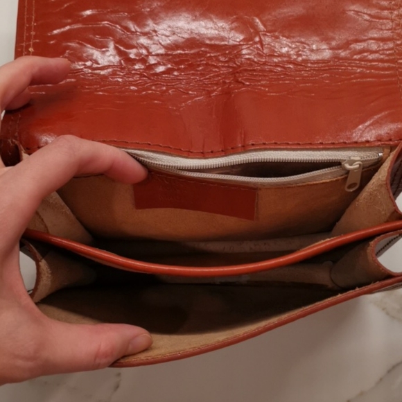 MADE IN ITALY genuine leather small crossbody bag - Picture 12 of 16